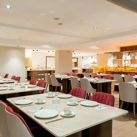 Отель Ramada Residences By Wyndham Haramidere Стамбул